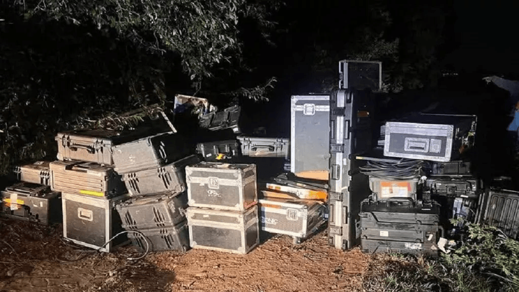 Localizan instrumentos robados a Los Ángeles Azules durante falso retén en la México-Puebla