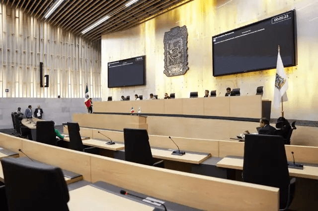 Vuelven diputados de vacaciones este jueves, para irse de nuevo en dos meses