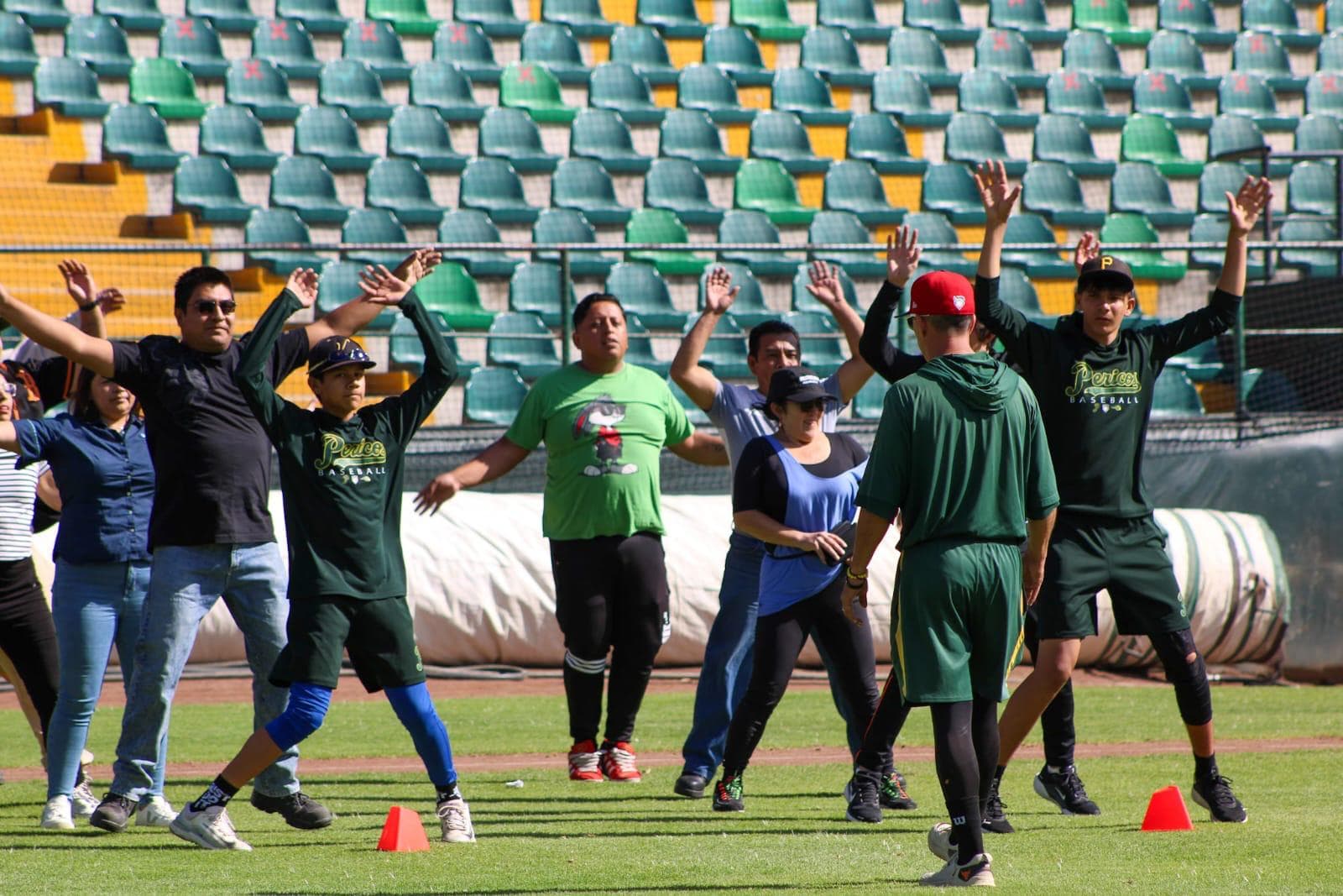 El IMDP y Pericos de Puebla realizan una clínica deportiva
