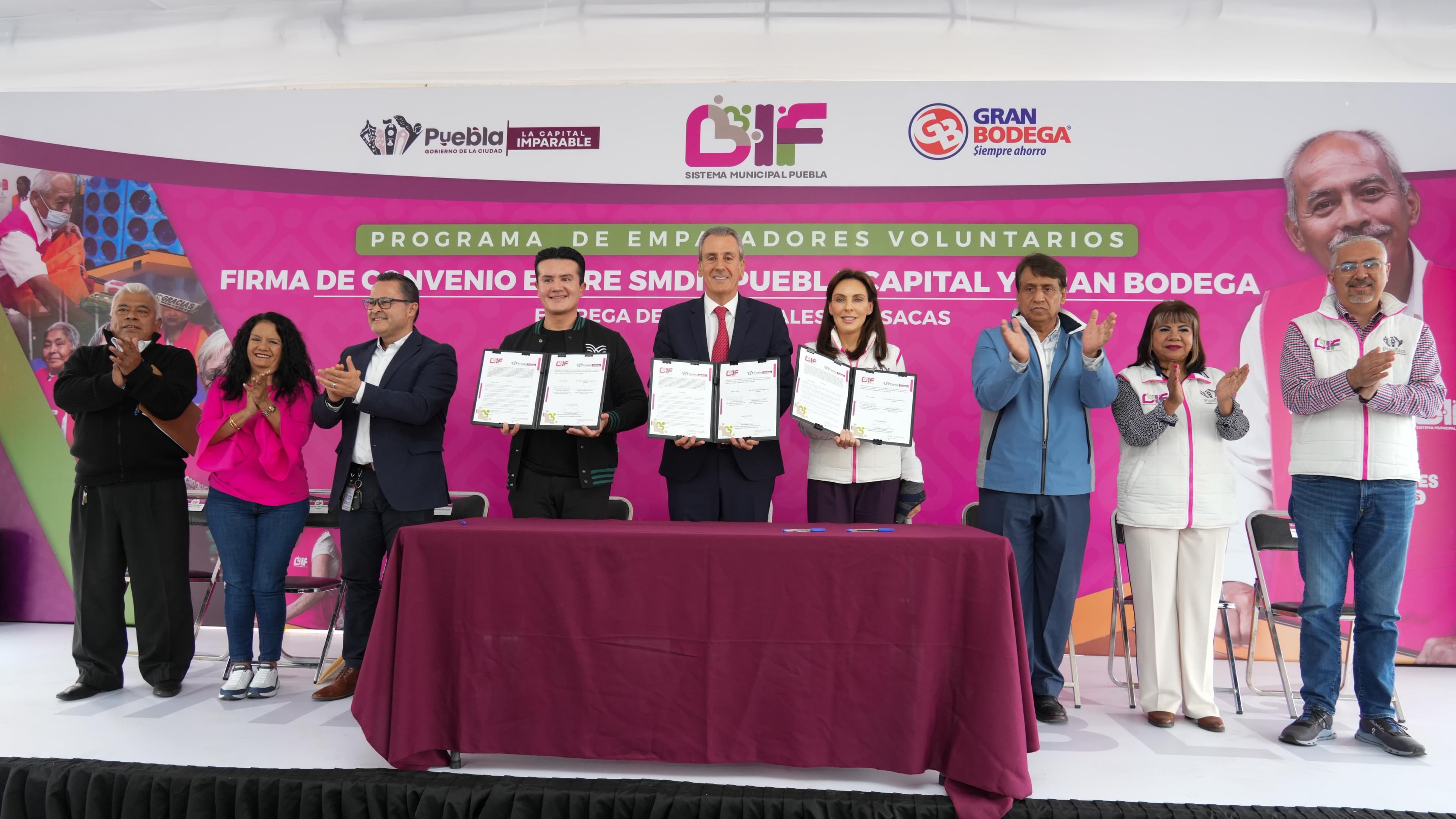 Firman convenio de colaboración SMDIF y La Gran Bodega para reforzar el programa “Empacadores Voluntarios”