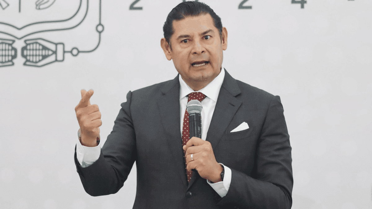 Armenta avala cambios en Ley del Ciberasedio en Puebla