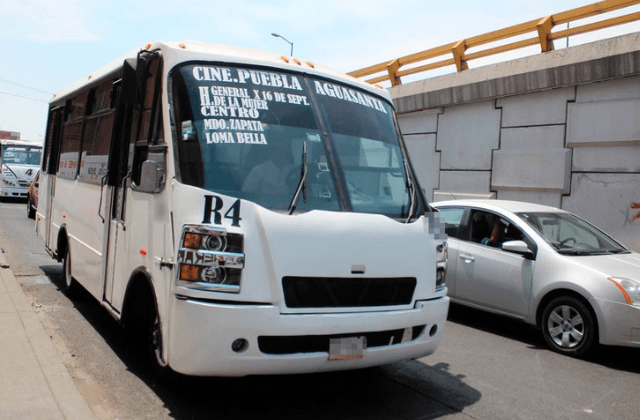 Operan 12 unidades irregulares de la ruta 4 en Puebla; acusan corrupción