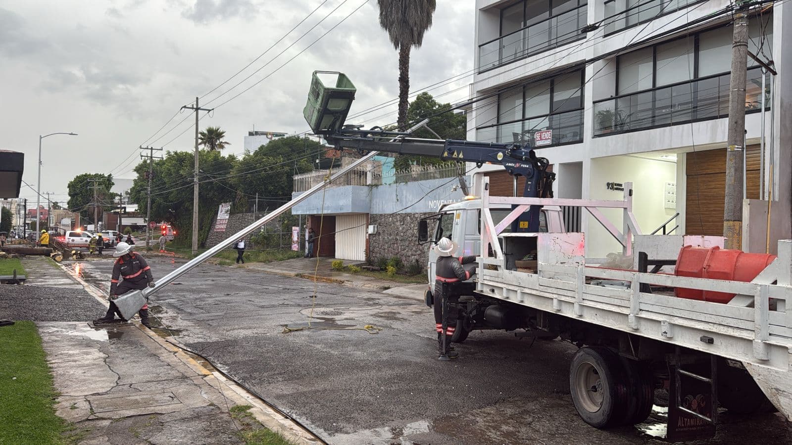 Atiende Gobierno de la Ciudad reportes en distintas zonas por lluvias