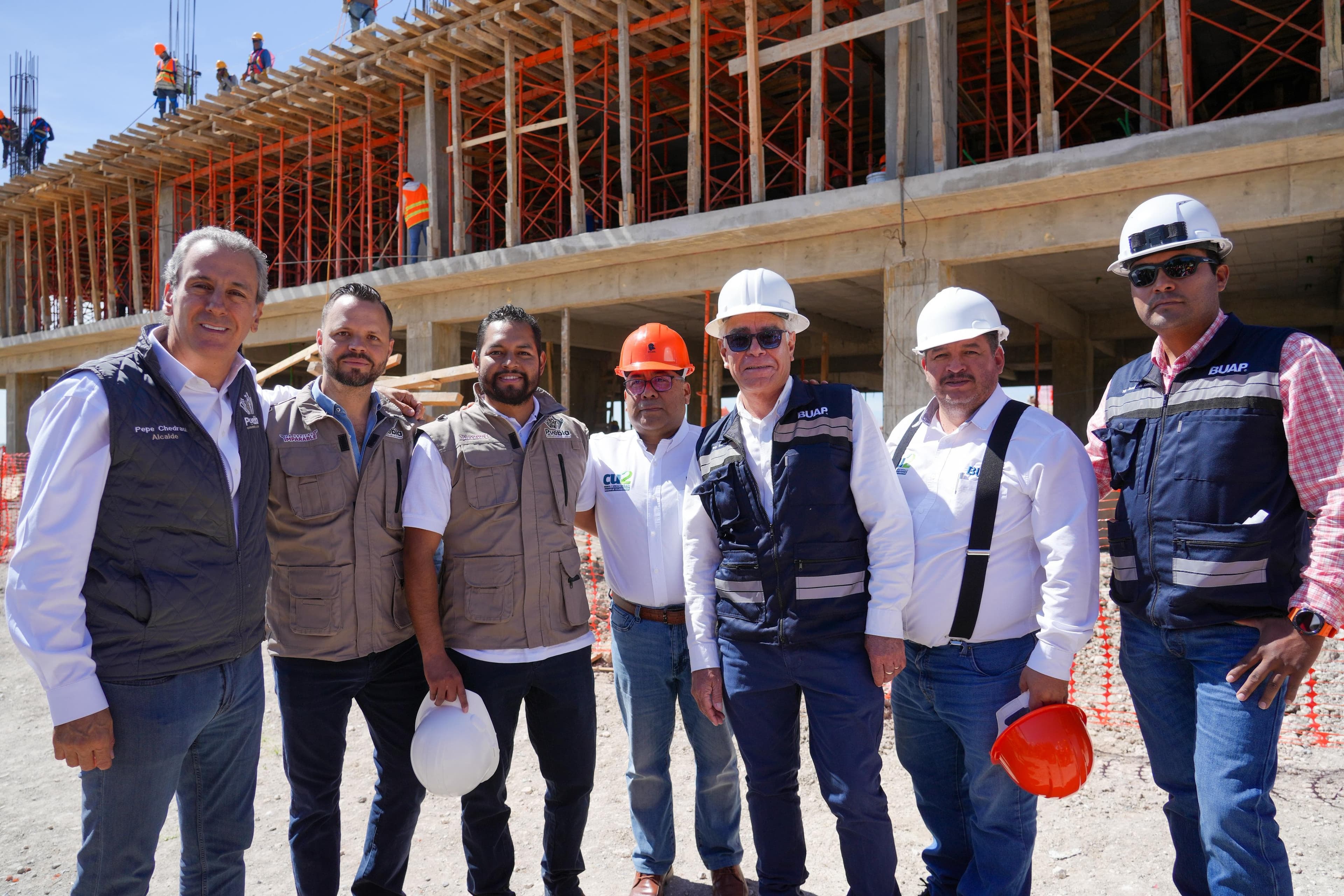 Supervisa Pepe Chedraui construcción del Bachillerato Tecnológico BUAP