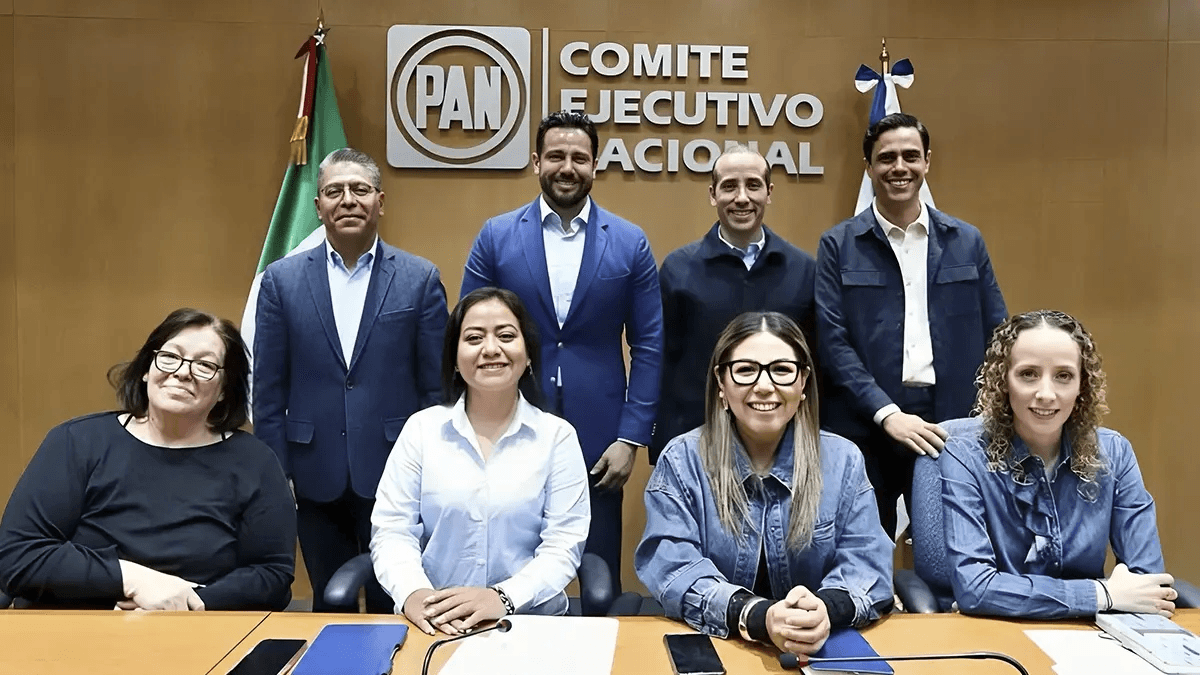 Marcos Castro se queda en la coordinación de diputados locales del PAN