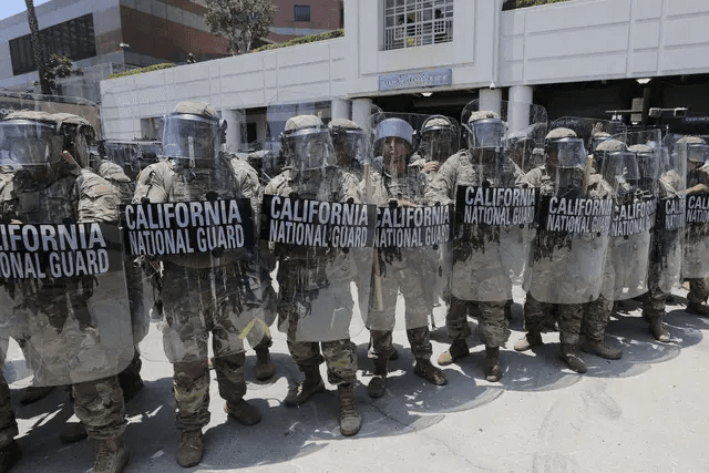 Trump demanda a Los Ángeles por su política de Ciudad Santuario