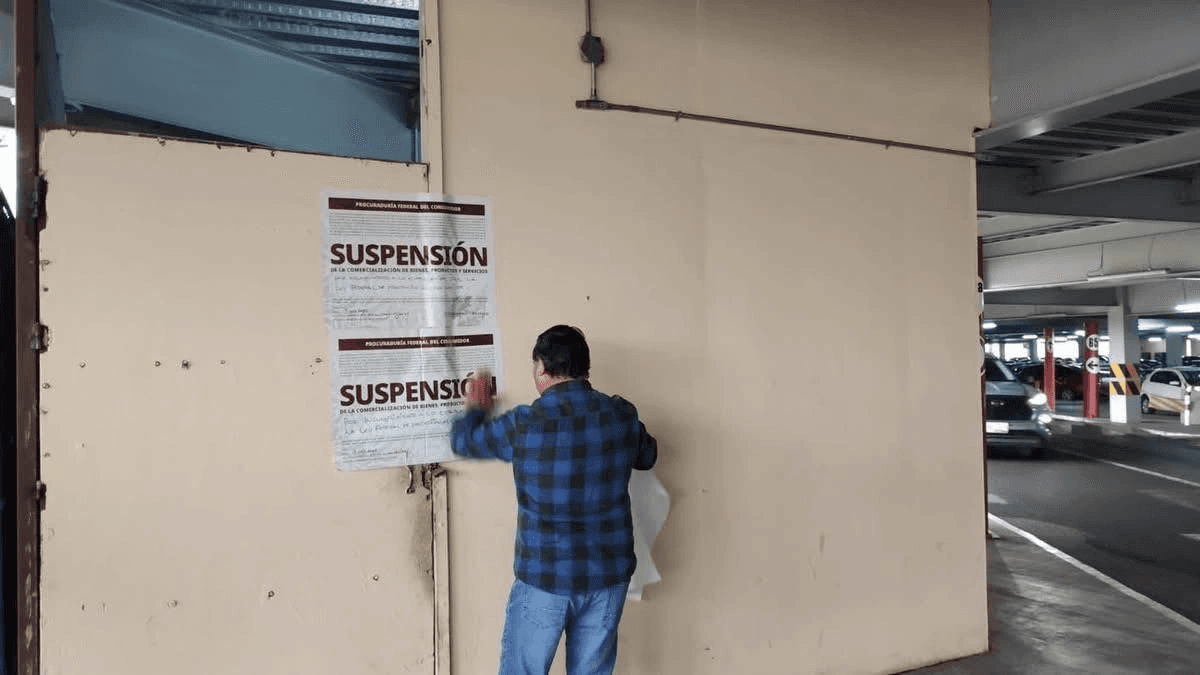 Clausuran autolavado de Angelópolis que intentó cobrar 9 mil pesos a una joven