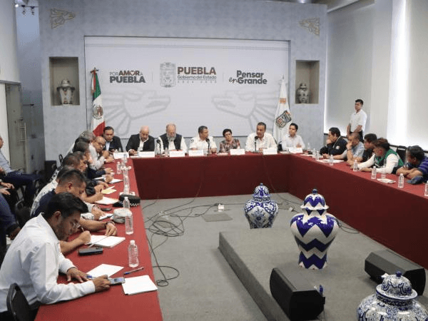 Gobierno de Puebla y AMOTAC acuerdan liberar carreteras