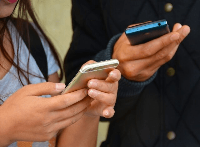 ¿Cuánto gastan los mexicanos en tecnología al mes?