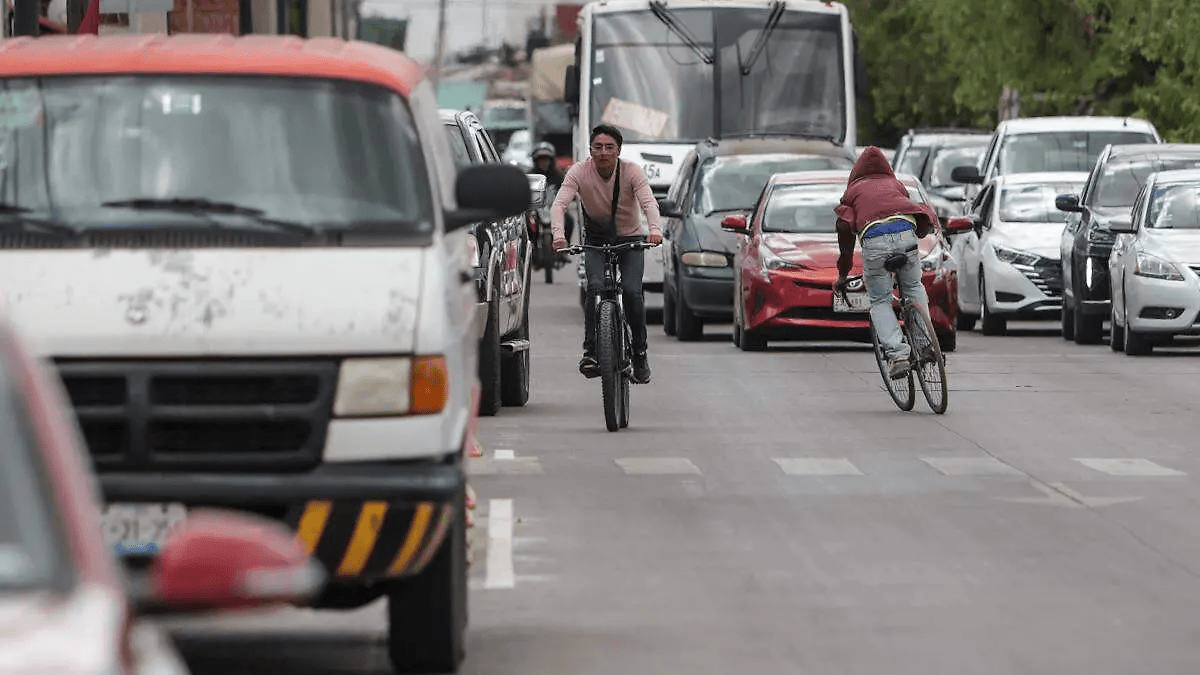 Ciclistas poblanos se pronuncian a favor de la ciclovía de Municipio Libre frente a rechazo de vecinos