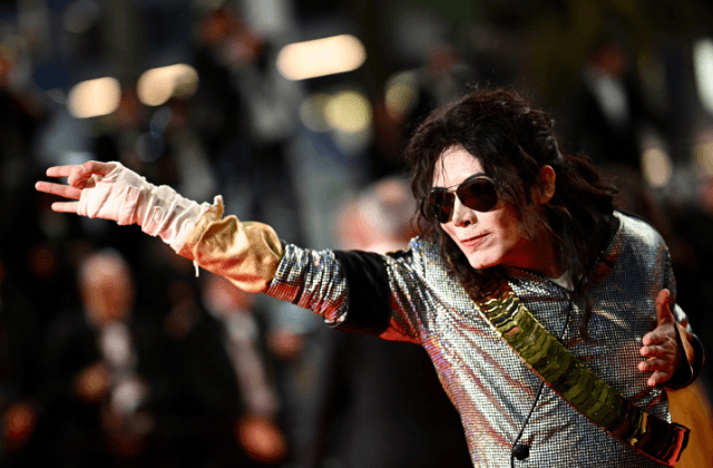 Calcetín de Michael Jackson es subastado por 6 mil 200 euros