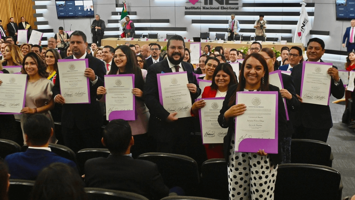 Ellas y ellos recibieron sus constancias como jueces y magistrados federales en Puebla
