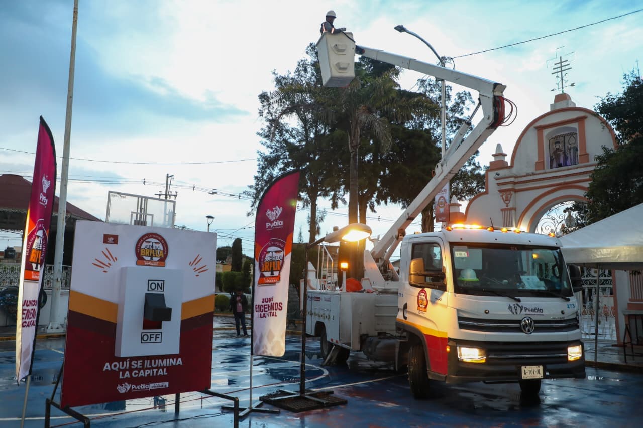 Con Puebla Brilla, Pepe Chedraui lleva luz y modernidad a San Pedro Zacachimalpa
