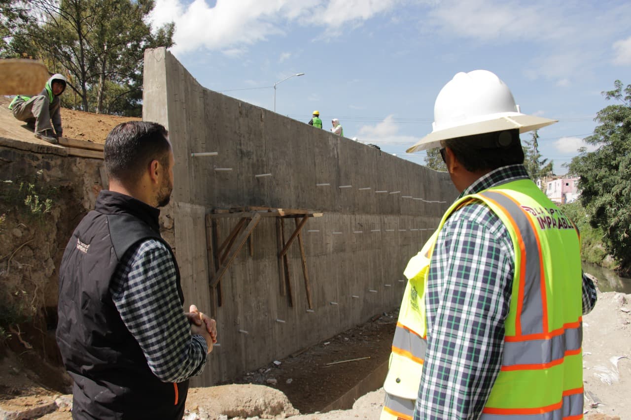 Supervisa Gobierno de la Ciudad construcción de muro de contención en límites del Río Alseseca