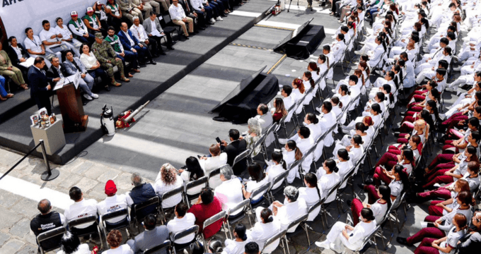 Crearán nuevas sedes de la Universidad de la Salud para formar más médicos