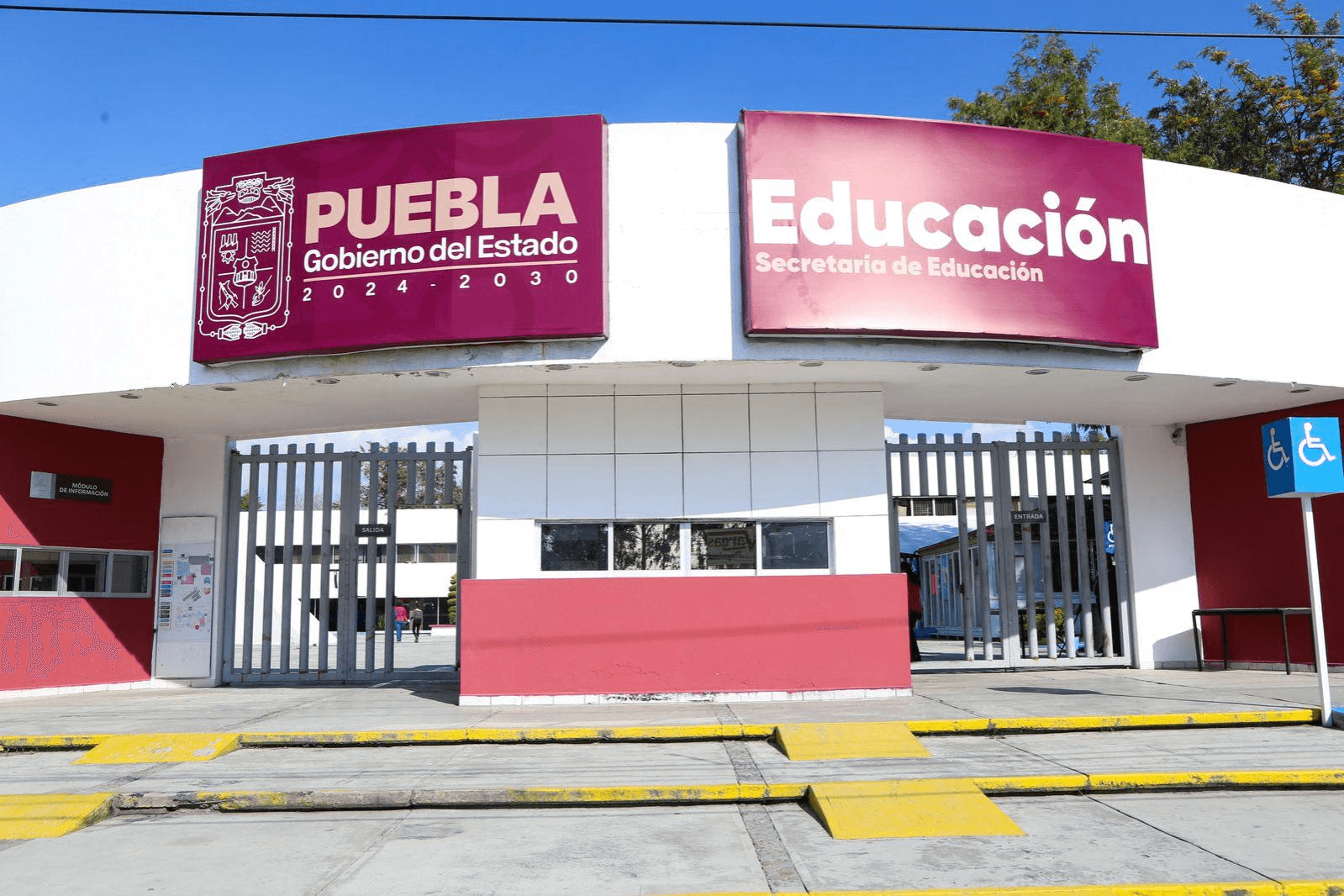 SEP admite retrasos en certificados de prepa; estarán para el jueves, afirma