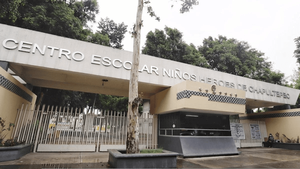 Más de 2 mil pesos pagarán alumnos del CENHCH para cuota escolar