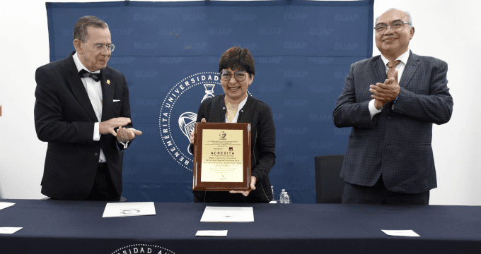 Recibe BUAP acreditación internacional para Medicina General en Teziutlán