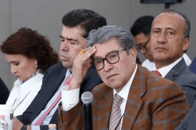 Ricardo Monreal defiende a diputados poblanos por nulo trabajo legislativo
