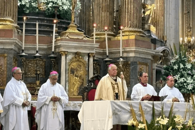 Celebran 13 sacerdotes poblanos 30 años de su ordenación