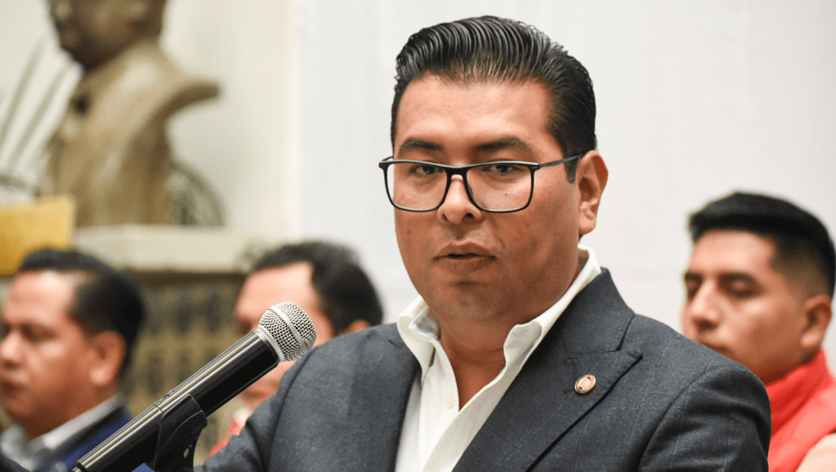 Néstor Camarillo renuncia al PRI y no competirá por dirigencia en Puebla