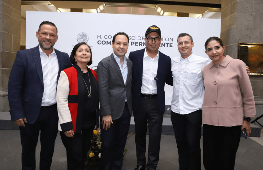 Néstor Camarillo se une a la bancada de Movimiento Ciudadano en el Senado