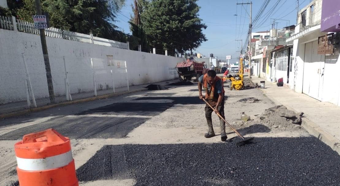 Gobierno de la Ciudad atiende baches en vialidades que conectan con planteles educativos