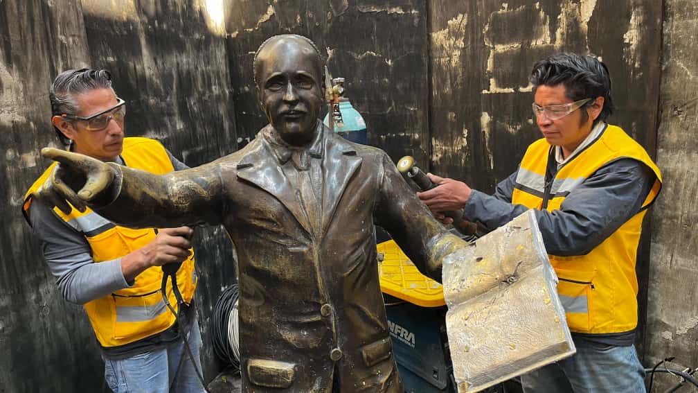 Restaura Gobierno de la Ciudad esculturas en el andador 5 de Mayo