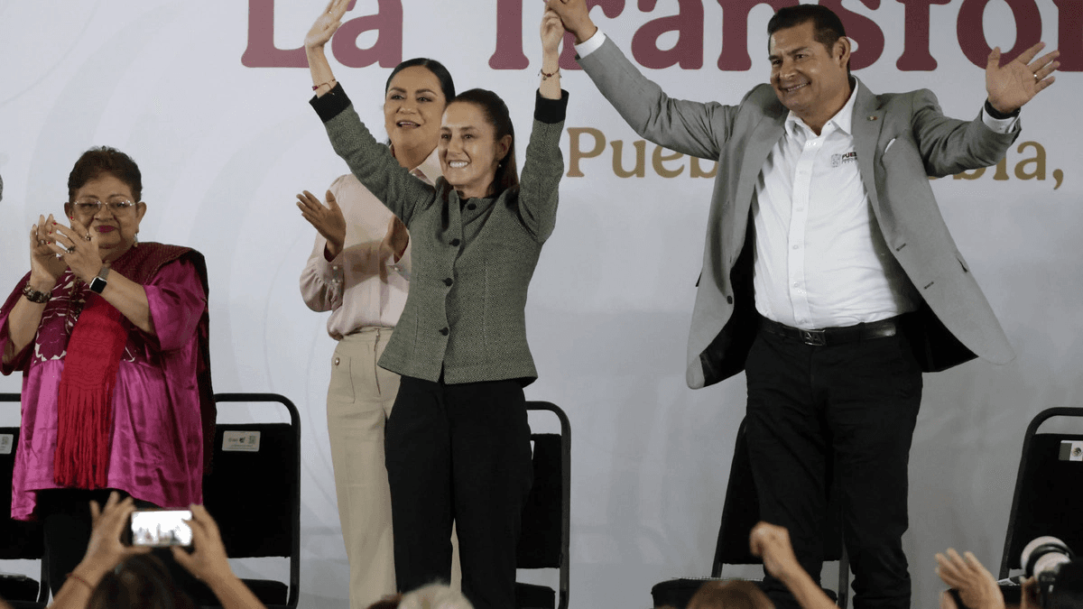 Sheinbaum rinde informe regional en Puebla: destaca Olinia, saneamiento del Atoyac y apoyos