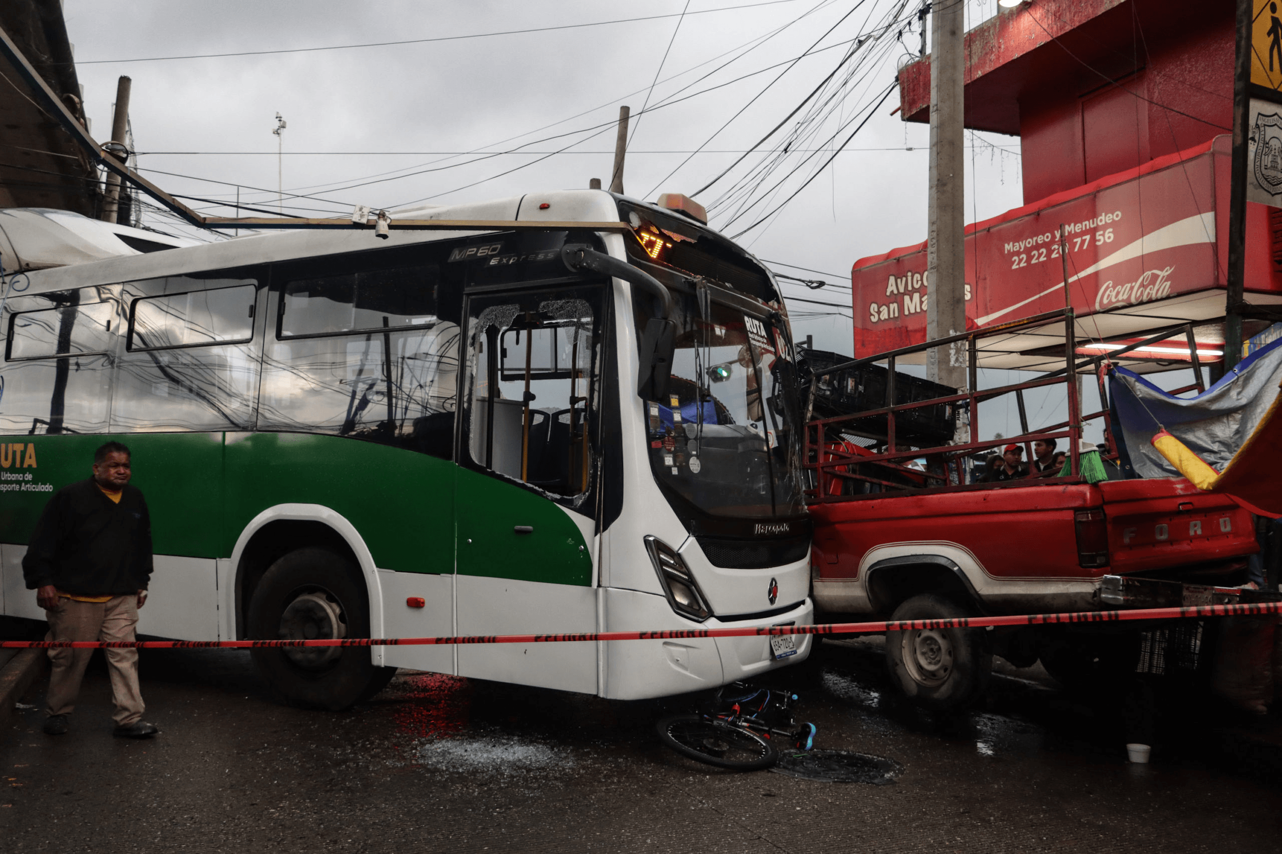 RUTA se lleva puesto de cemitas en zona de la CAPU; reportan 5 heridos