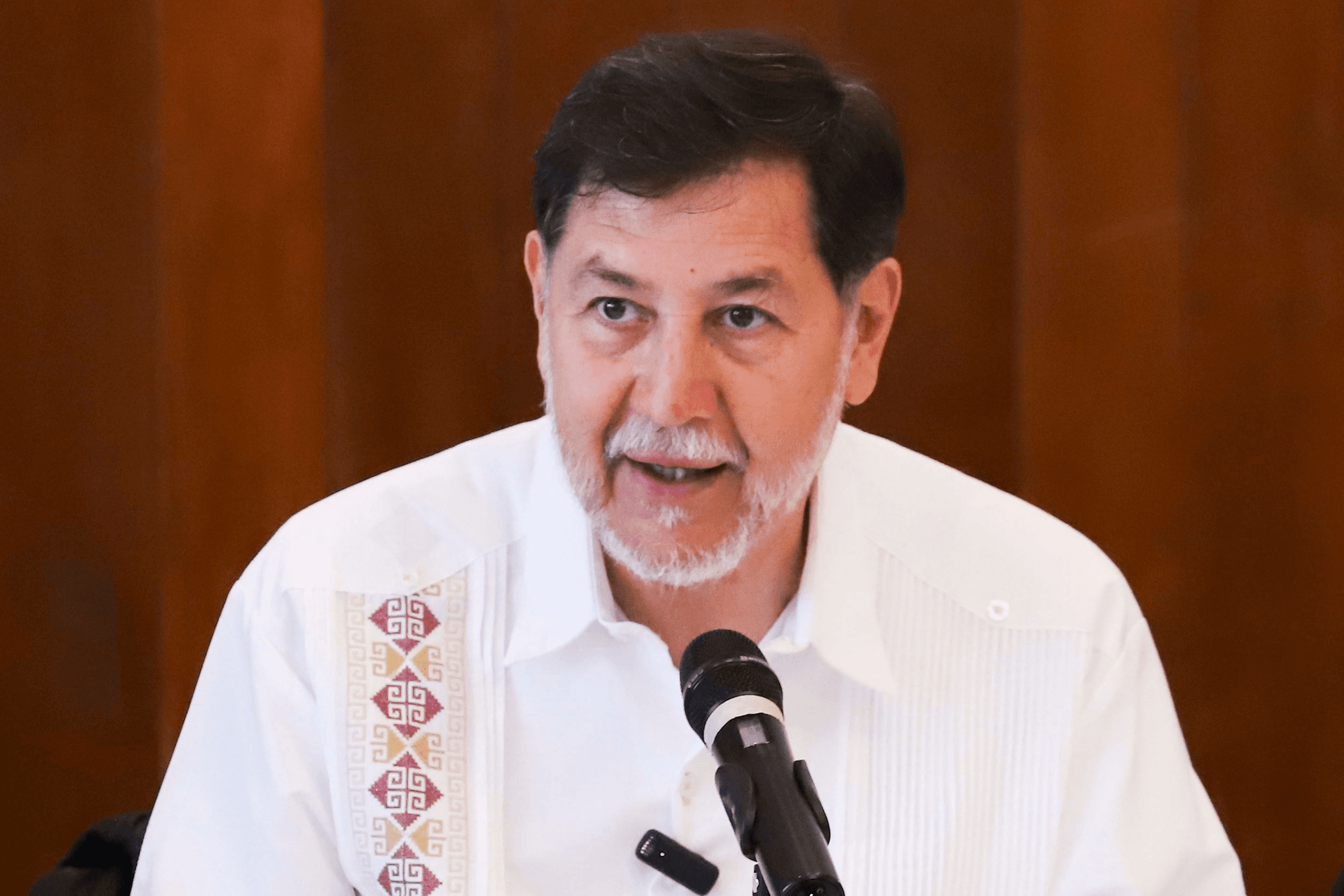 Quiero ver que comuneros de Tepoztlán me pasen por encima, desafía Noroña