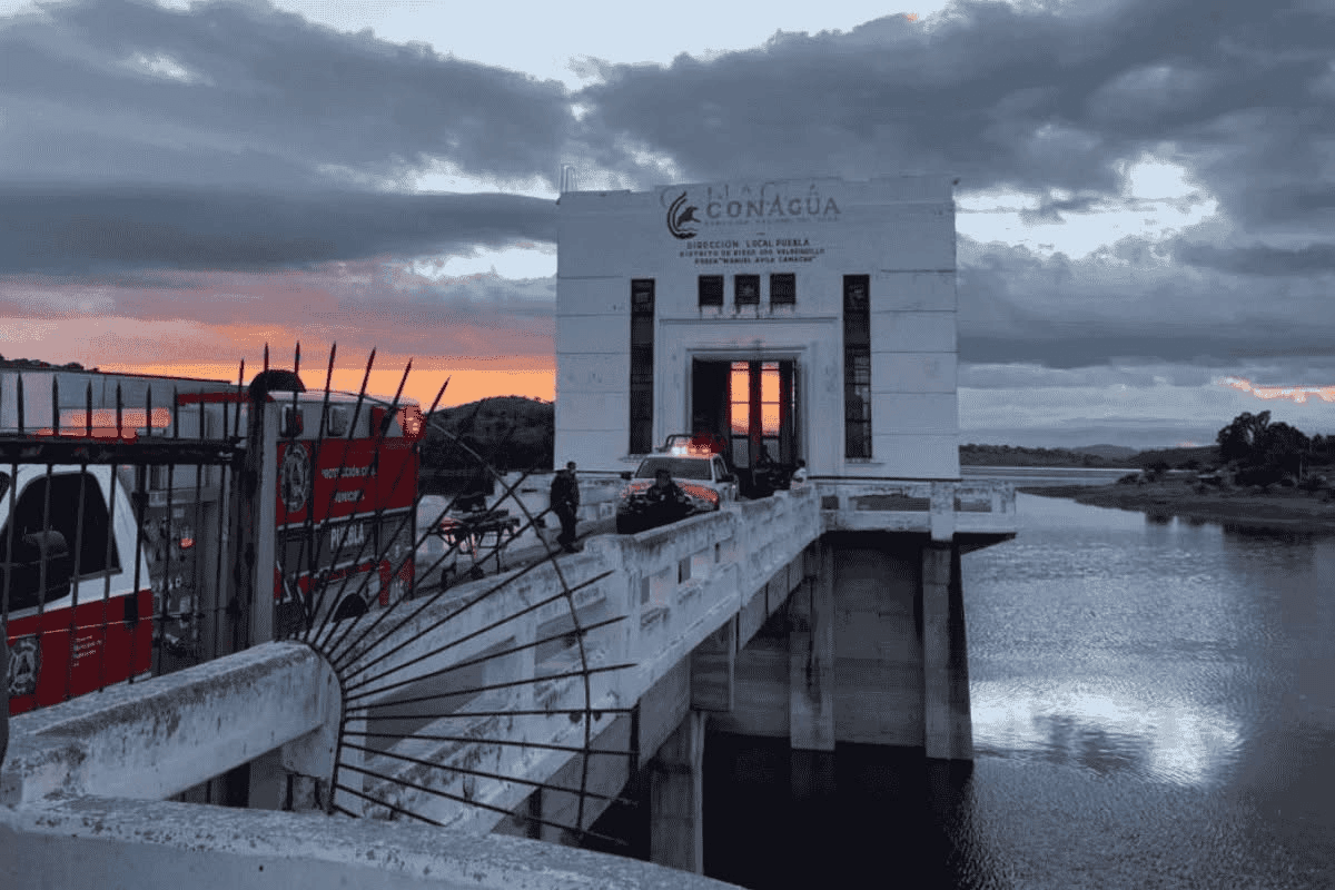 Suman dos trabajadores muertos por intoxicación en presa de Valsequillo