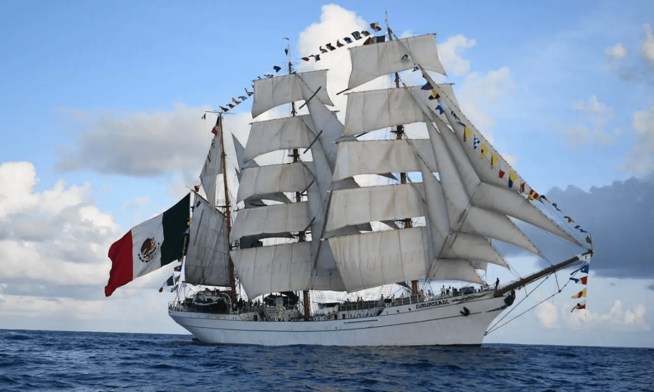 Buque Escuela Cuauhtémoc zarpa de Nueva York rumbo a puertos mexicanos