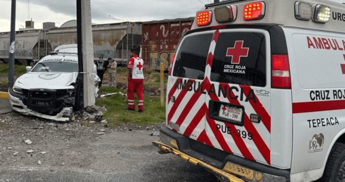 Impacta tren a patrulla de la Guardia Nacional en Tepeaca
