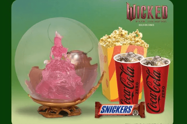 Cinemex lanza palomeras y vasos coleccionables por estreno de Wicked en Puebla
