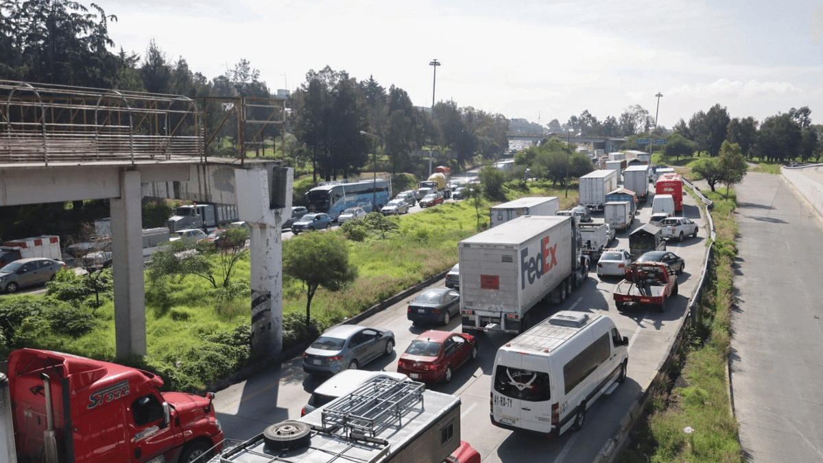 ¿Por qué hay tanto tráfico en la autopista México-Puebla?