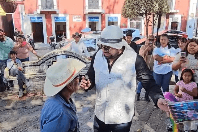 Archie Comedy convive con seguidores y causa movilización en Atlixco