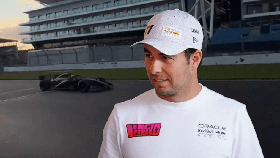 Checo Pérez prueba el Cadillac F1 por primera vez en Silverstone