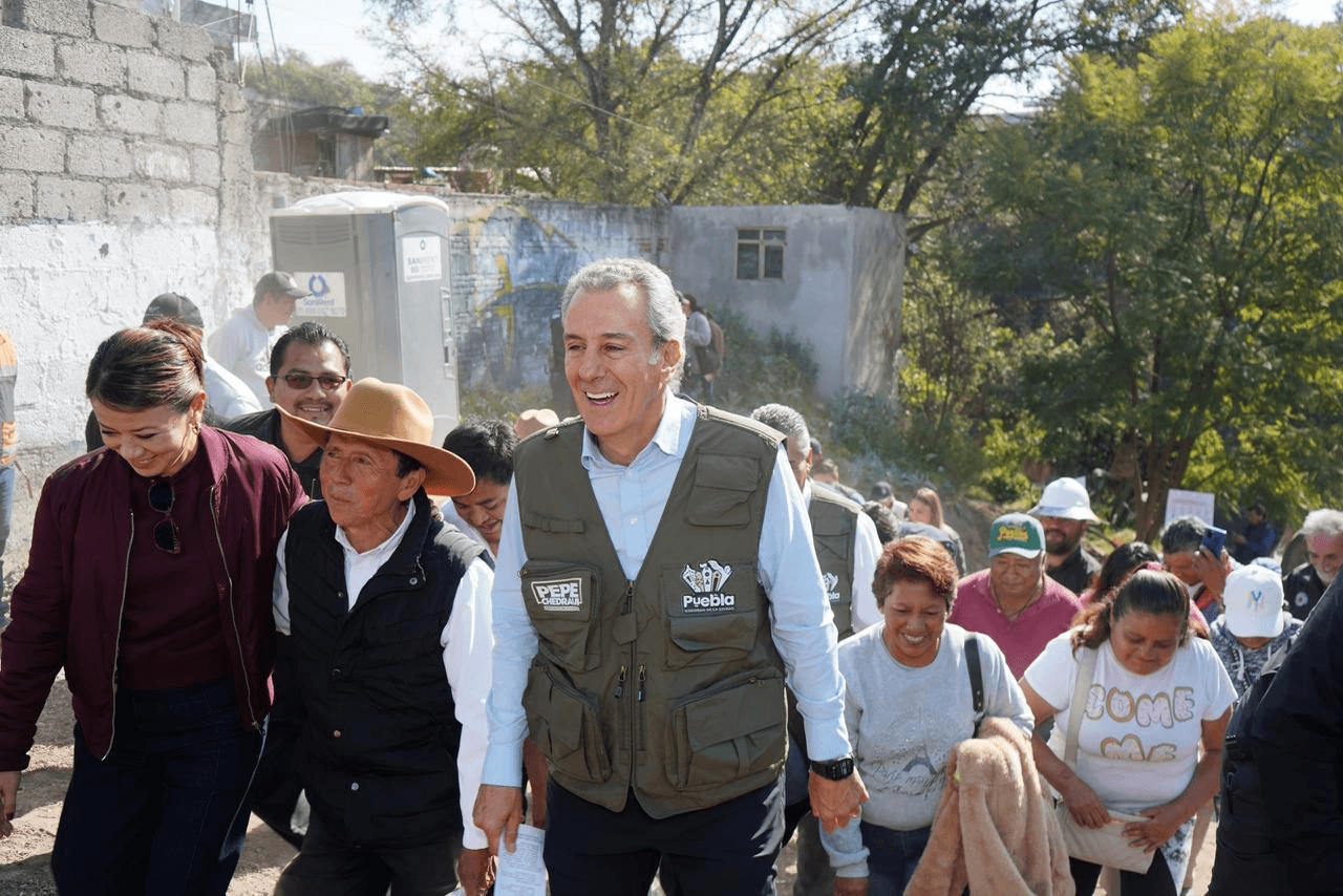 Supervisa Pepe Chedraui rehabilitación de puente vehicular en San Pablo Xochimehuacan