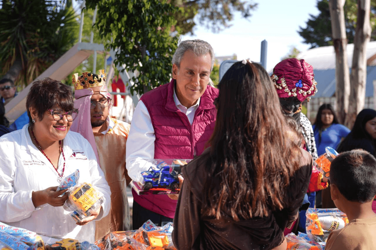 Lleva Pepe Chedraui a los Reyes Magos a Romero Vargas y colonia La Rosa