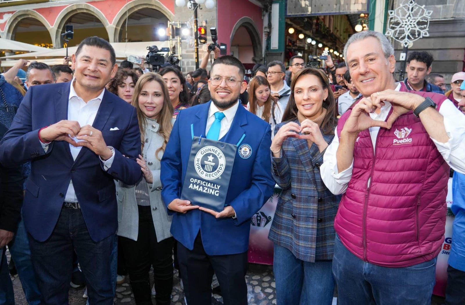 Alcanza Puebla capital récord Guinness de la rosca de Reyes monumental más grande del mundo