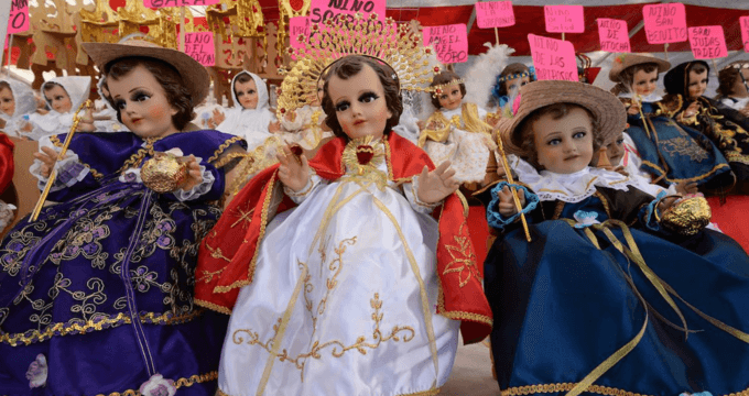 Se instala venta de ropa para el Niño Dios en Huauchinango