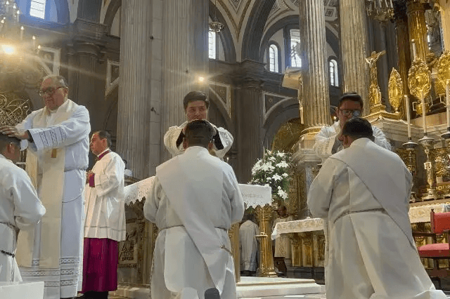 Ocho nuevos sacerdotes se integran al Presbiterio Poblano